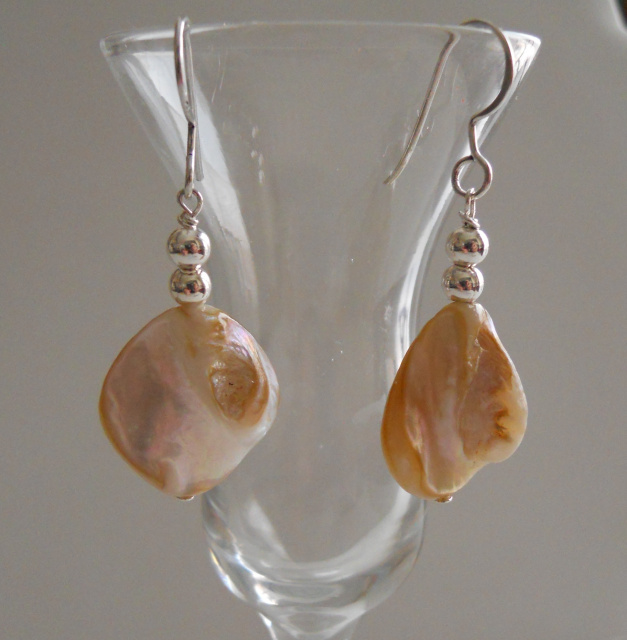 Natural Shell Earrings CSS105E