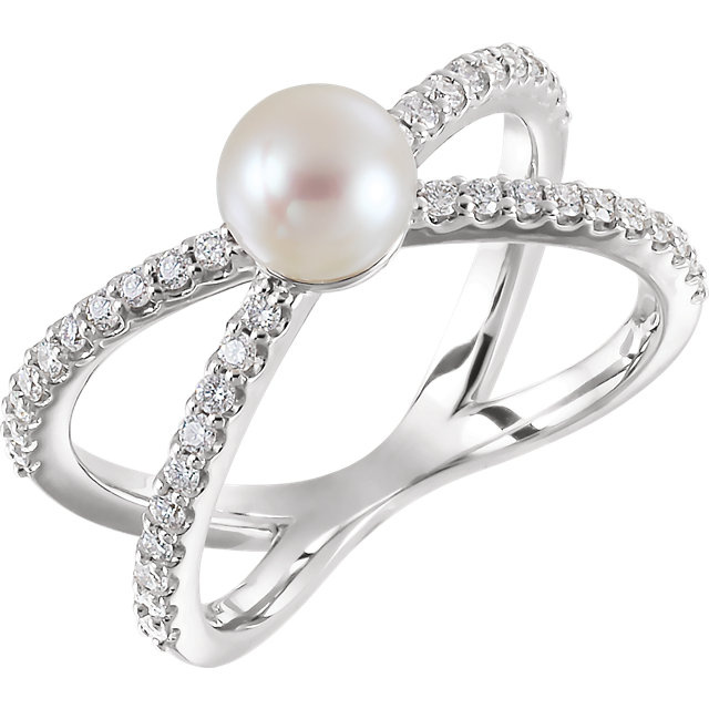 Sterling Silver Freshwater Cultured Pearl & 1/3 CTW Diamond Ring CSS6511:604:P